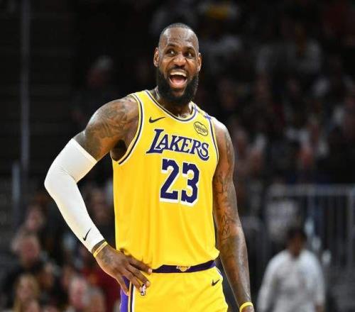 詹皇炮轟孟菲斯無聊建議灰熊搬家，全美炸鍋了