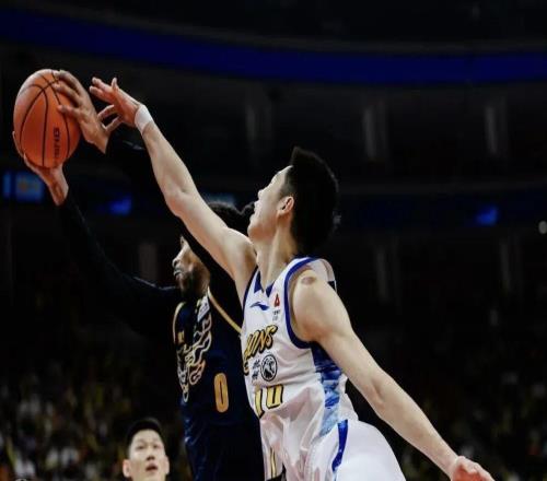 廣東男籃關(guān)鍵卡位戰(zhàn)，廣東vs山東，薩林杰最新傷情出爐，徐杰遇到最大挑戰(zhàn)，新大外援呼之欲出