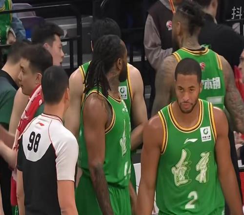 遼寧男籃42分大勝，張陳治鋒18+5新援14分4搶斷，付豪15分4籃板！