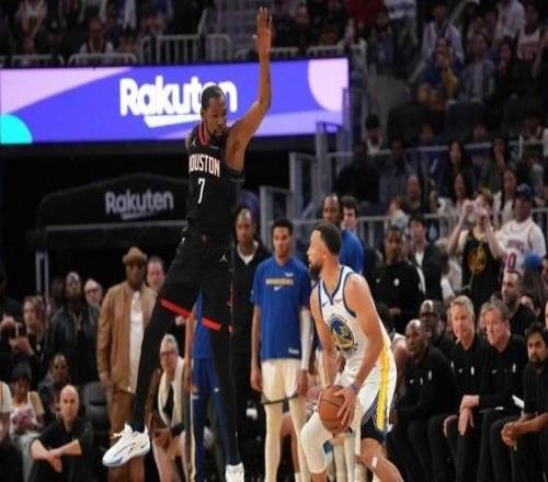 庫(kù)里缺陣27場(chǎng)復(fù)出險(xiǎn)帶隊(duì)逆轉(zhuǎn)！杜蘭特驚嘆：他一上場(chǎng)我們就輸麻了