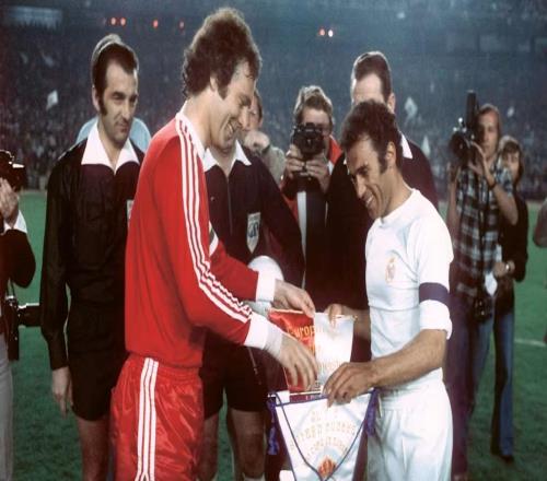 “黑野獸”定格五十年前第一場歐洲德比亦作今日拜仁討賊檄文!