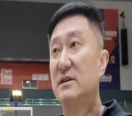 杜鋒：我們三位球員有傷病球隊很困難，邱彪把山東隊帶得不錯