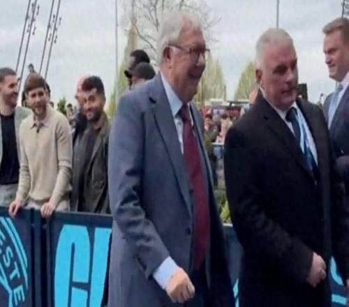 弗格森緣何現身曼城利物浦之戰曼聯傳奇主帥親臨足總杯現場