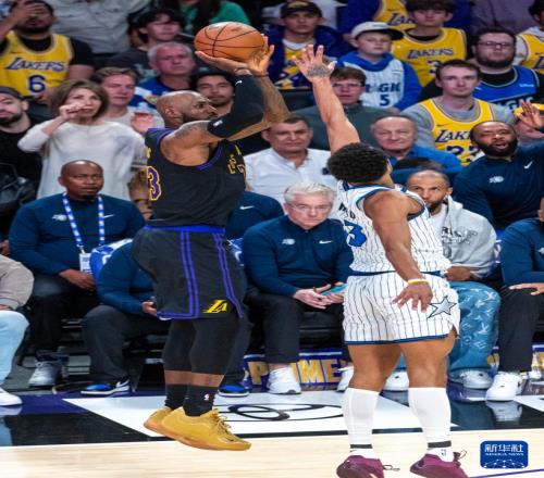 一夜回到解放前！東契奇、里弗斯傷退，湖人兩連敗，季后賽堪憂