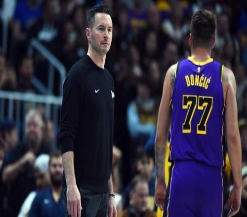 醫療團隊背大鍋里夫斯首節就受傷仍打27分鐘季后賽前景黯淡