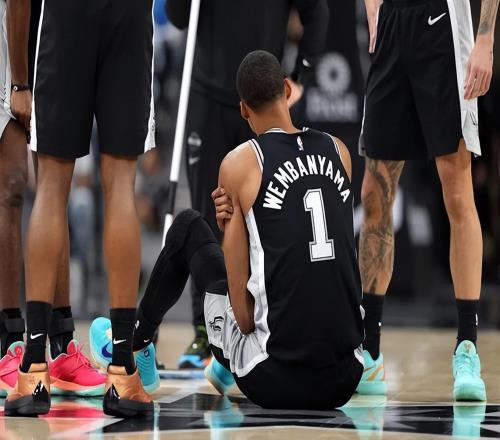 詳解文班受傷評獎前景:最后3場只需再打1場出戰20分鐘鎖定資格