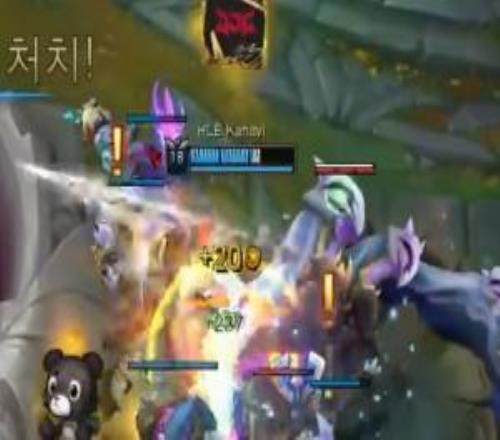 不忘中國老東家Kanavi在首局比賽結(jié)束前接連亮出JDGTES隊標