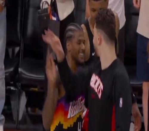 昔日火箭雙子星，申京15中5取12分14板6助&格林15分3板4帽