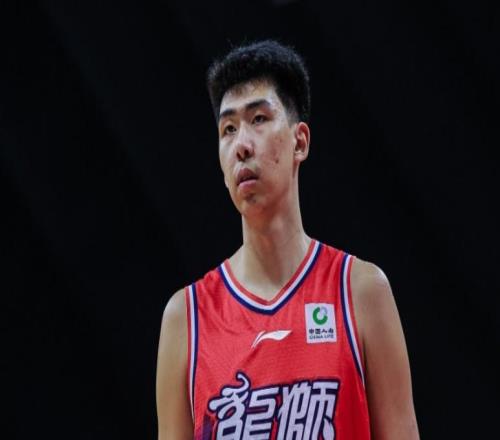 胡金秋27+9爆發(fā)！衛(wèi)冕冠軍廣廈滅廣州止連敗袁照耀20+5三分