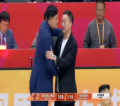 逆轉青島！僅打兩分鐘得到媒體人怒贊：最后時刻蓋帽和籃板立功了