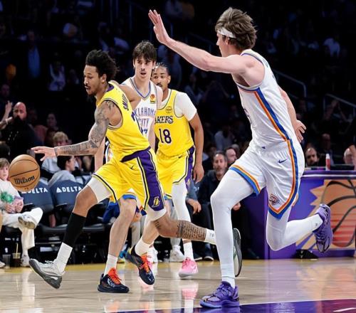 為數(shù)不多具備很強(qiáng)得分能力的球員了！湖人到底什么時(shí)候?qū)⑺D(zhuǎn)正