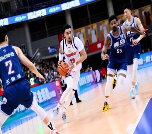 廣東加時(shí)16分大逆轉(zhuǎn)，麥考爾又香又臭，杜鋒指導(dǎo)表態(tài)18歲內(nèi)線新星