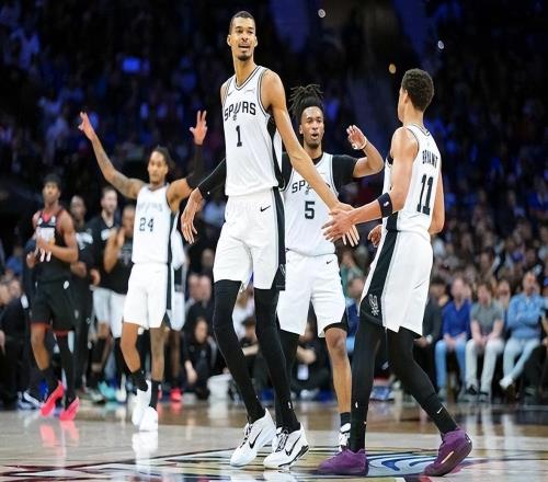 場均8人得分上雙，聯盟第一！詹姆斯，你最害怕的球隊還是回來了