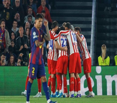 巴薩10人應戰2球栽了，西蒙尼把諾坎普變成絞肉機