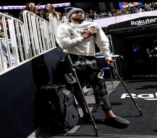 勇士球迷集體破防：庫里退役倒計時，5個細節藏不住了