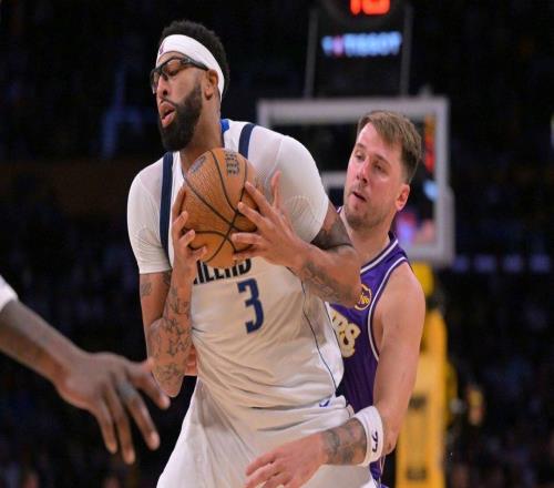 戴維斯得知被交易換東契奇后的第一反應(yīng)：別開玩笑了，他太厲害了