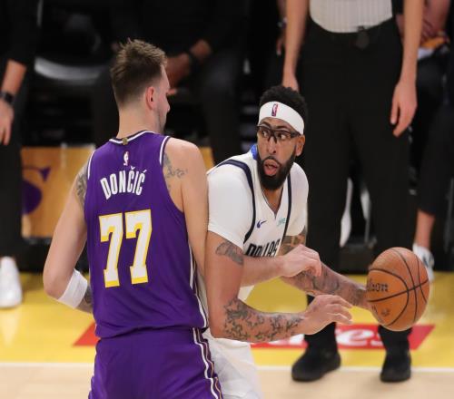 湖人消息：濃眉怒斥湖管，小里將被交易，戰勇士出場更新