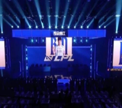 水晶哥看WE對(duì)陣BLG：估計(jì)45分鐘之內(nèi)兩局！現(xiàn)在BLG太強(qiáng)了