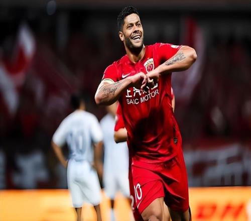 上港這么多離隊外援，為何只有他未來還有希望回來效力，引發熱議