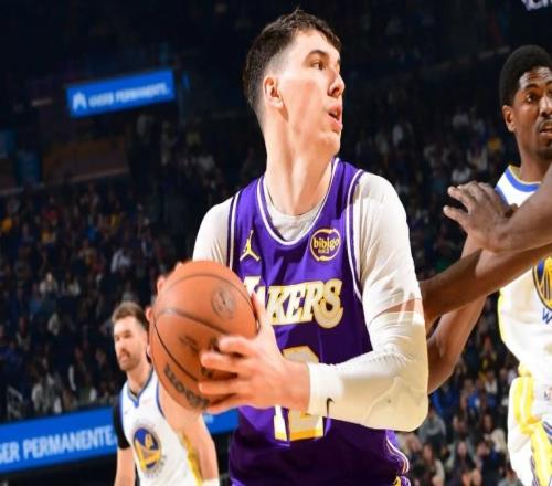 難得打出了攻守兼備的表現!湖人側翼新星面對強敵能否保持水準