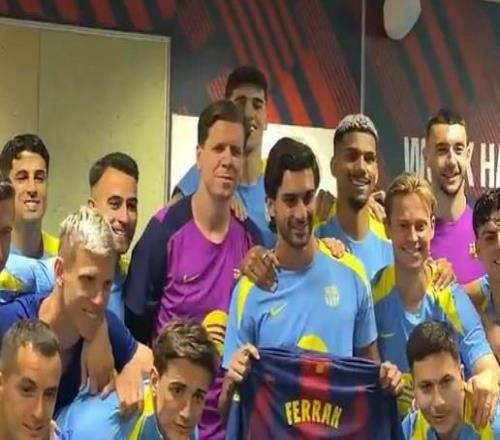 在對陣西班牙人賽前，費蘭托雷斯領取200場紀念球衣