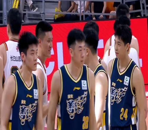 CBA瘋狂一夜：上海18連勝，廣東+北京造慘案，廣廈逆轉，排名如下