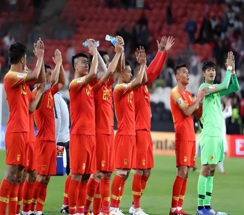 差距巨大！申花U15青訓聯隊爆冷以1比10輸給狼隊U15，引發熱議