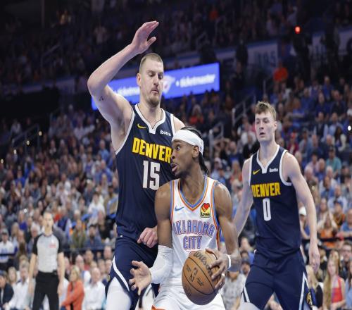 雷霆10人輪休戰掘金，約基奇為65場硬撐