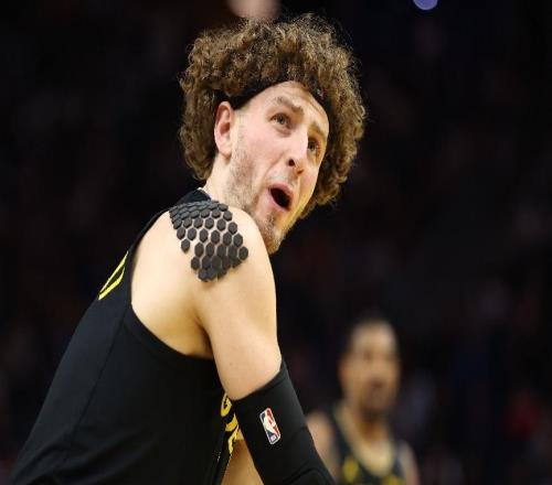 勇士103119湖人球員評價：2人優秀，1人及格，7人低迷