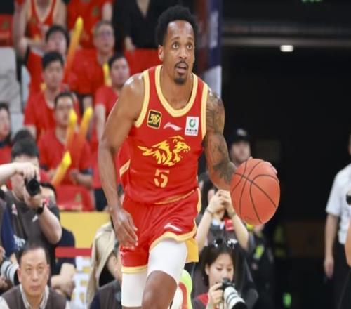 CBA最新排名，上海第1，廣廈第2，三支球隊競爭前4