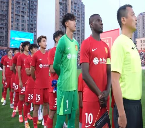 少打1人21！重慶激活申花棄將，5輪不敗11分，反超蓉城登頂中超