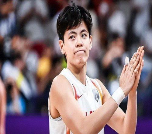 楊舒予中國女籃隊長，拒絕宮魯鳴集訓，遠赴澳大利亞年薪令人唏噓