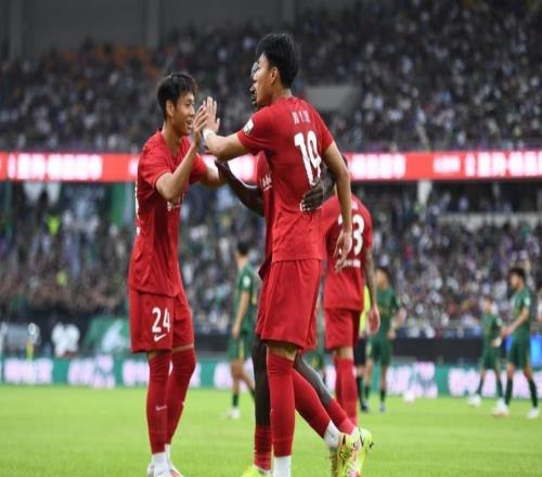 中超連場超巨失誤!方鏡淇黃油手送“助攻”,陳純新補(bǔ)射空門