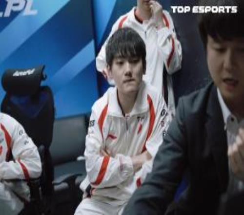 狀態(tài)有點(diǎn)火熱啊！JackeyLove全面壓制GALA，兩局拿下12514數(shù)據(jù)