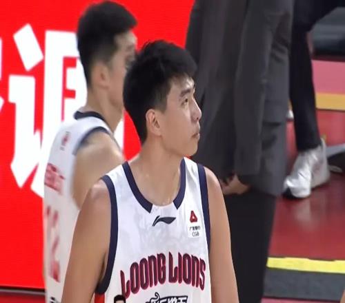 牛逼！怒砍全場最高21分11板+賽季12次兩雙，球迷：他該打世預賽