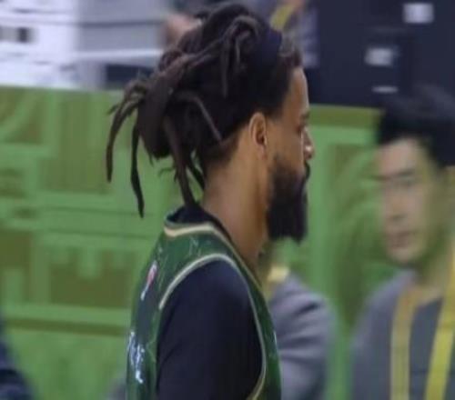 首秀未能拿分，J.Cole出場8分鐘5投0中得到1板1助攻，正負值1