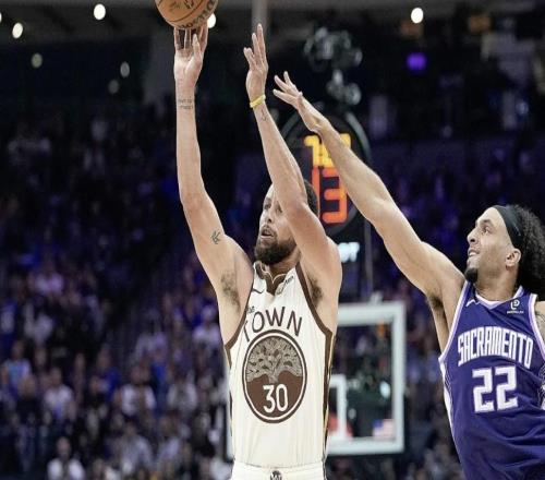 庫里：膝蓋的感覺比上一場更好，我會努力做好自己該做的事情