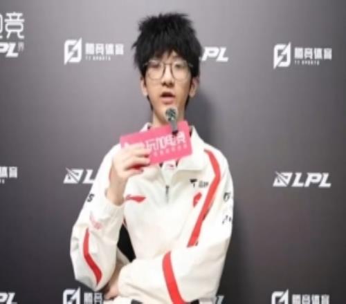 TES上單ZUIAN：369曾囑咐我讓我自信一點然后加油打比賽！