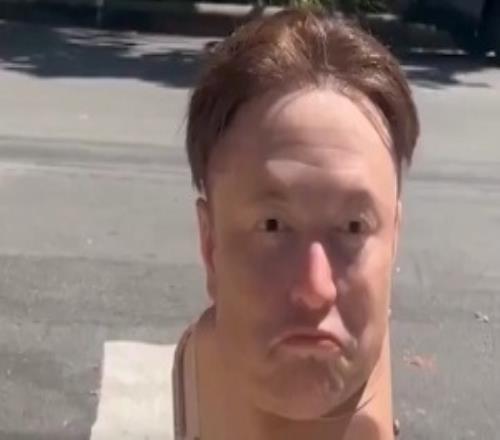 駭人！馬斯克人頭機器狗驚現舊金山街頭：可自主行走還能與路人互動