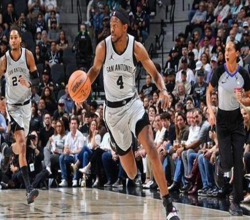 福克斯25+7阿夫迪亞29+6+6無班馬輕取開拓者