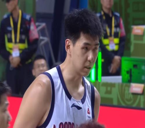 大概率打CBA！郇斯楠選秀前景大暴跌，廣東隊將送天價合同搶人