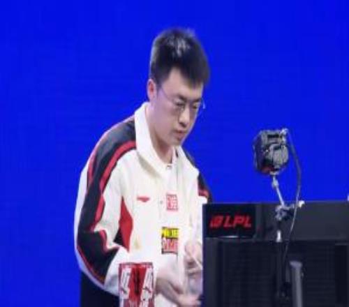 媒體人：小虎這兩把，有種老年人玩什么看著都很心酸的感覺