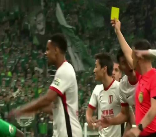 21！北京國安轟然倒下，韋世豪逃脫紅牌+補時絕殺，成都蓉城登頂