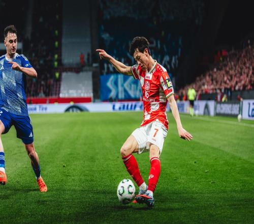 美因茨官方：韓國國腳李在城左腳大腳趾受傷，缺席球隊訓練