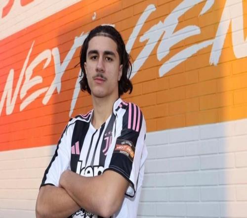 意媒：斯帕萊蒂今夏可能提拔冬窗從拜仁加盟的19歲小將利契納