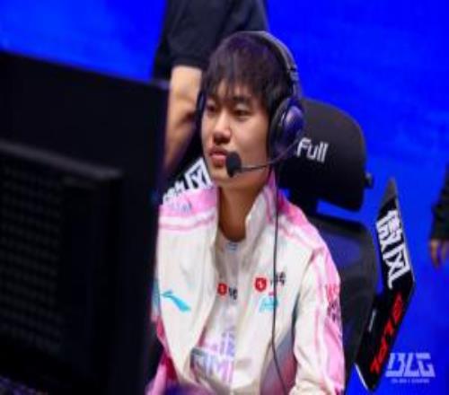 狀態(tài)回暖還是對位太輕松Knight兩局狂砍18223作用碾壓小虎