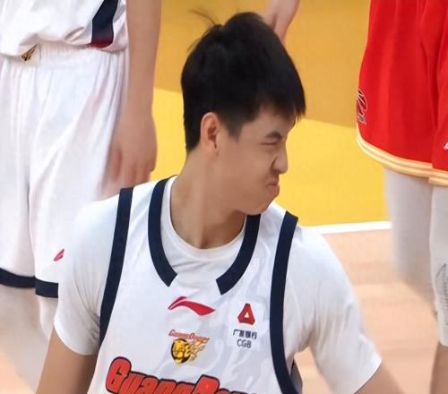 爆冷！廣東隊贏球重返前三，賽后球員評分：外援滿分，3人不及格