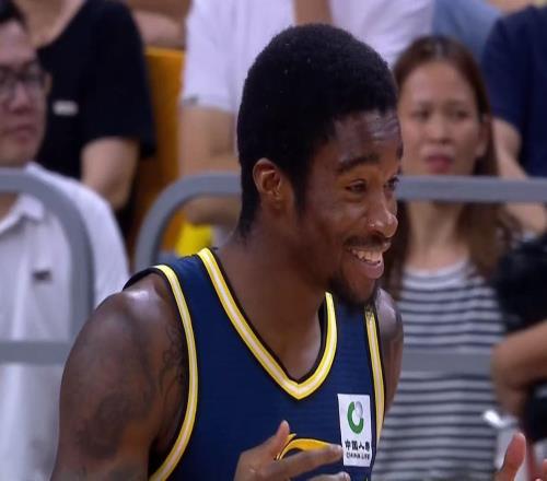 裁掉薩姆納廣東小外援完成“3選2”,杜鋒力保麥考爾與奎因留隊