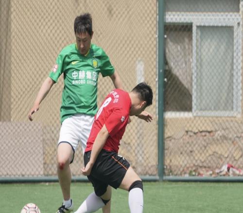 2400名成都“遠征軍”吼出“萬人氣勢”，成都蓉城客場2比1絕殺北京國安！