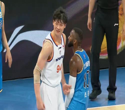 19連勝！CBA常規(guī)賽冠軍近乎出爐，北京輸球遭打擊，廣東掀翻廣廈